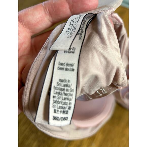 Victoria’s Secret Body by Victoria Lined Demi Underwire Bra in Pink Sz 36D - Picture 3 of 3